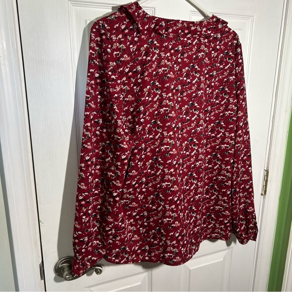 Vince Camuto Dark Red Floral Long Sleeve Blouse Size XL Ruffle V-Neck Collar - Picture 9 of 13